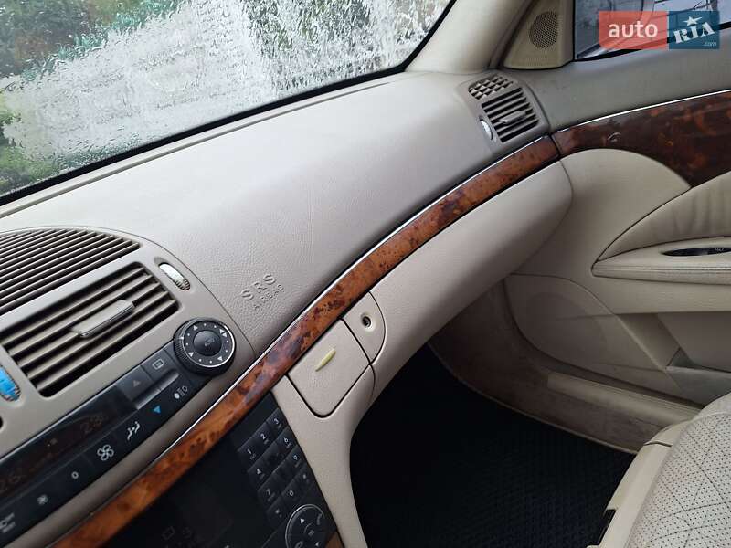 Седан Mercedes-Benz E-Class 2002 в Черновцах