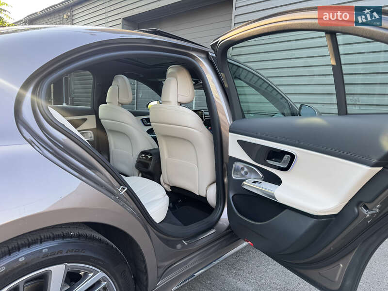 Седан Mercedes-Benz E-Class 2025 в Киеве