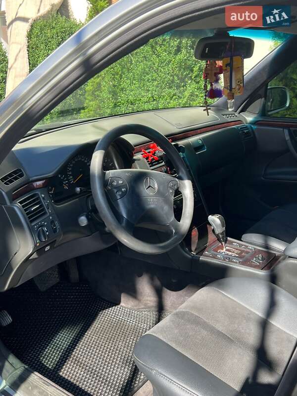 Mercedes-Benz E-Class 2000