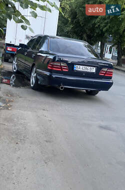 Седан Mercedes-Benz E-Class 2001 в 