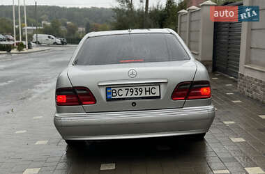 Седан Mercedes-Benz E-Class 2001 в 