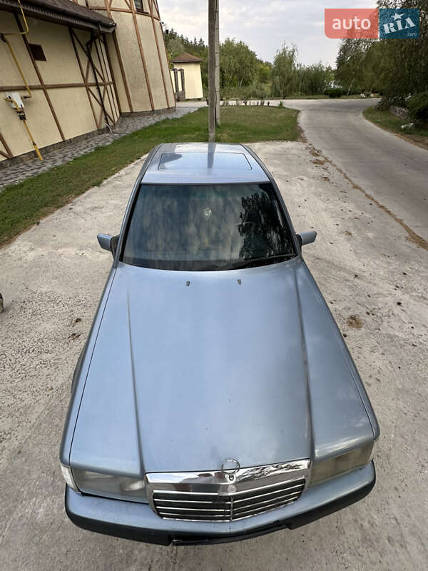 Седан Mercedes-Benz E-Class 1988 в Новомосковске