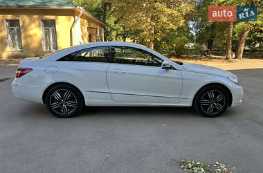 Купе Mercedes-Benz E-Class 2012 в 