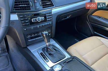 Купе Mercedes-Benz E-Class 2012 в 