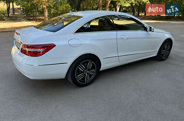 Купе Mercedes-Benz E-Class 2012 в 