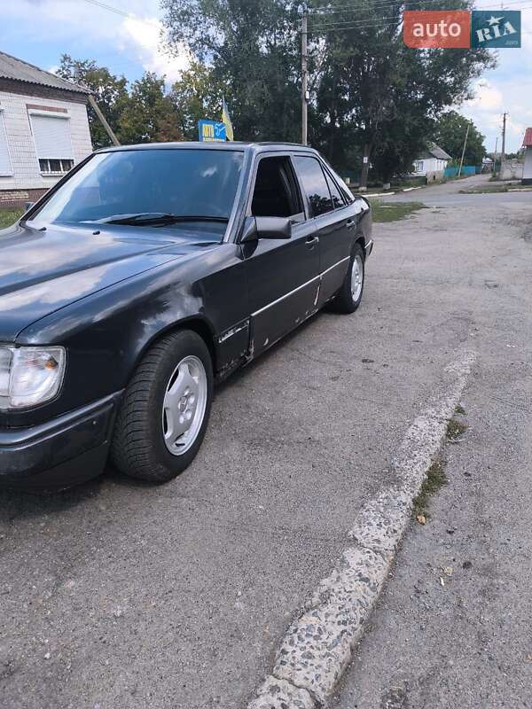 Седан Mercedes-Benz E-Class 1988 в Днепре