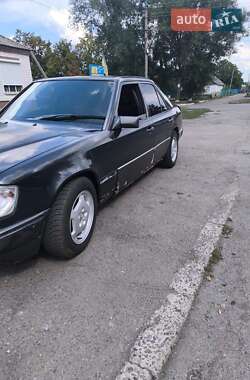 Седан Mercedes-Benz E-Class 1988 в 