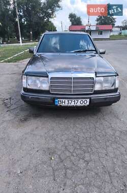 Седан Mercedes-Benz E-Class 1988 в 