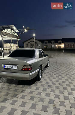 Седан Mercedes-Benz E-Class 1994 в 
