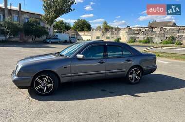 Седан Mercedes-Benz E-Class 1998 в 