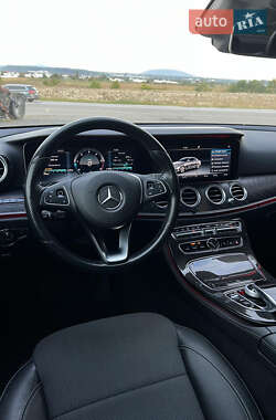 Седан Mercedes-Benz E-Class 2017 в 