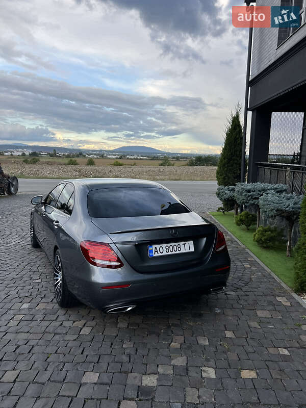 Седан Mercedes-Benz E-Class 2017 в Иршаве