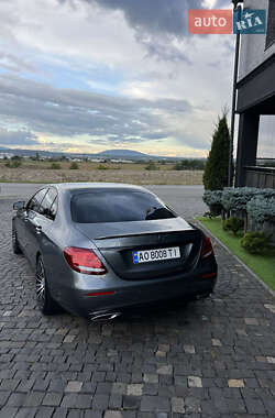 Седан Mercedes-Benz E-Class 2017 в 