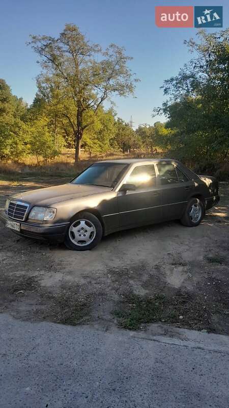 Mercedes-Benz E-Class 1994