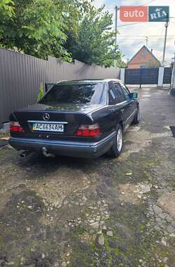 Седан Mercedes-Benz E-Class 1995 в  фото 5 Седан Mercedes-Benz E-Class 1995 в