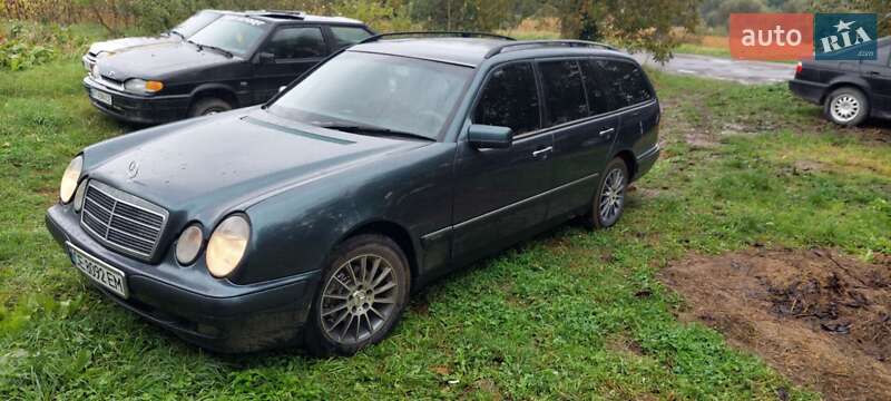 Универсал Mercedes-Benz E-Class 1998 в Вашковцах