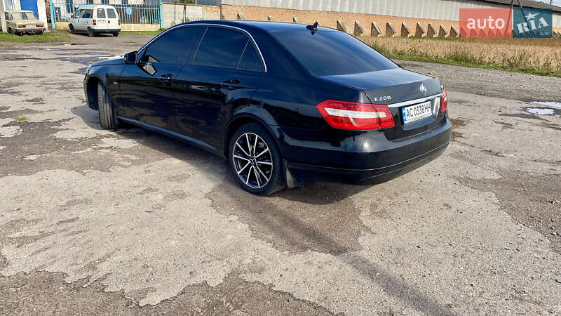 Седан Mercedes-Benz E-Class 2010 в Устилуге