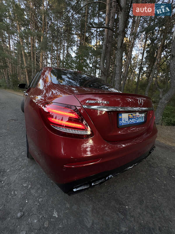 Седан Mercedes-Benz E-Class 2017 в Києві