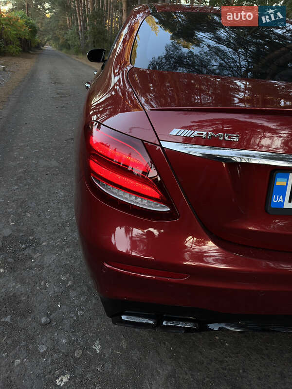 Седан Mercedes-Benz E-Class 2017 в Києві