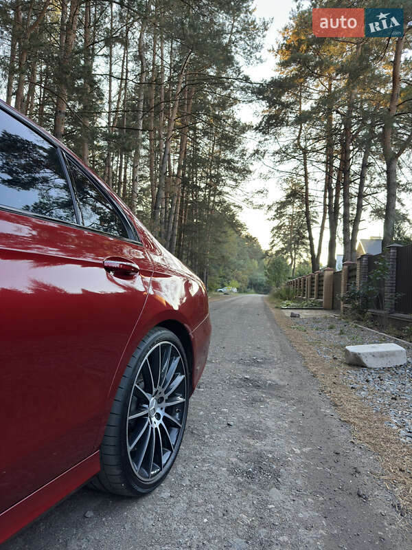 Седан Mercedes-Benz E-Class 2017 в Києві
