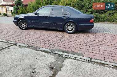 Седан Mercedes-Benz E-Class 2001 в 