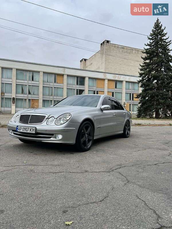 Седан Mercedes-Benz E-Class 2003 в 