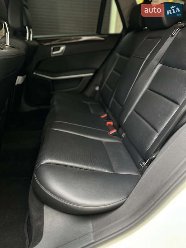 Универсал Mercedes-Benz E-Class 2012 в Черновцах