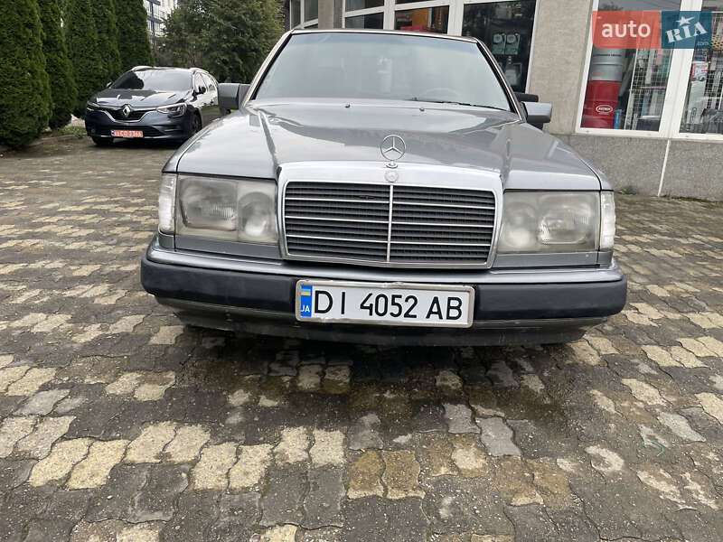 Седан Mercedes-Benz E-Class 1992 в Чернівцях фото 3 Седан Mercedes-Benz E-Class 1992 в Чернівцях