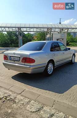 Седан Mercedes-Benz E-Class 1998 в 