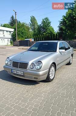 Седан Mercedes-Benz E-Class 1998 в 