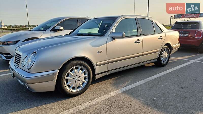 Седан Mercedes-Benz E-Class 1998 в 