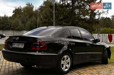 Седан Mercedes-Benz E-Class 2002 в 