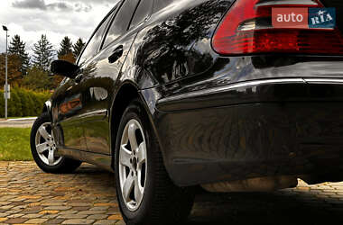 Седан Mercedes-Benz E-Class 2002 в 