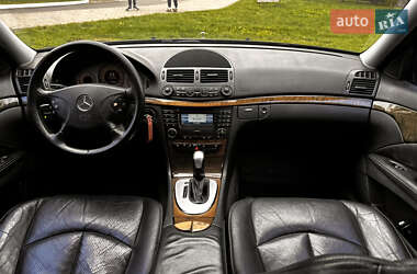 Седан Mercedes-Benz E-Class 2002 в 