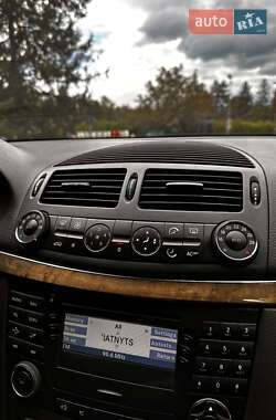 Седан Mercedes-Benz E-Class 2002 в 
