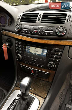 Седан Mercedes-Benz E-Class 2002 в 