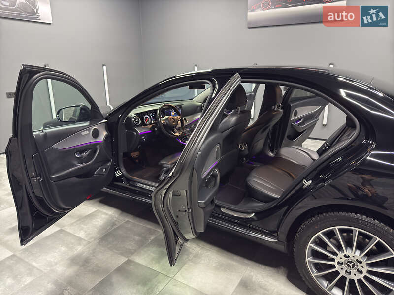 Седан Mercedes-Benz E-Class 2017 в Вараше