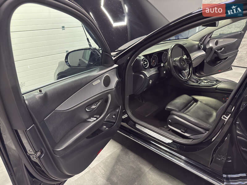 Седан Mercedes-Benz E-Class 2017 в Вараше