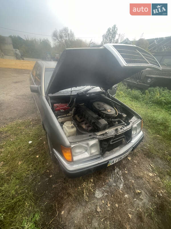 Седан Mercedes-Benz E-Class 1990 в Борисполе