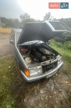 Седан Mercedes-Benz E-Class 1990 в 