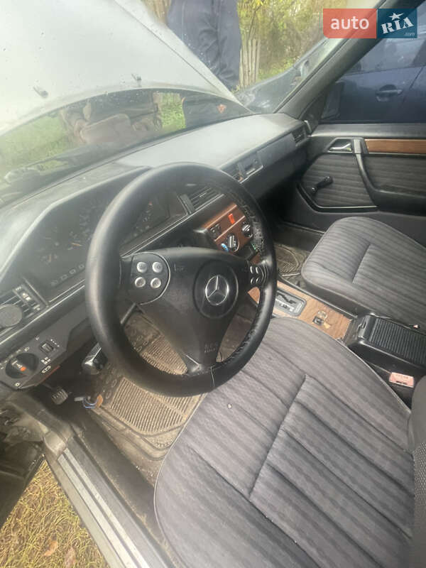 Седан Mercedes-Benz E-Class 1990 в Борисполе