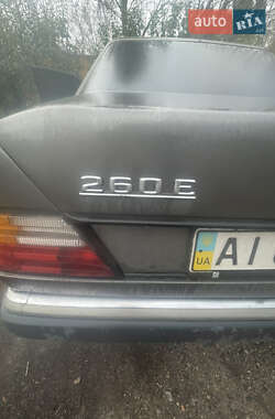 Седан Mercedes-Benz E-Class 1990 в 