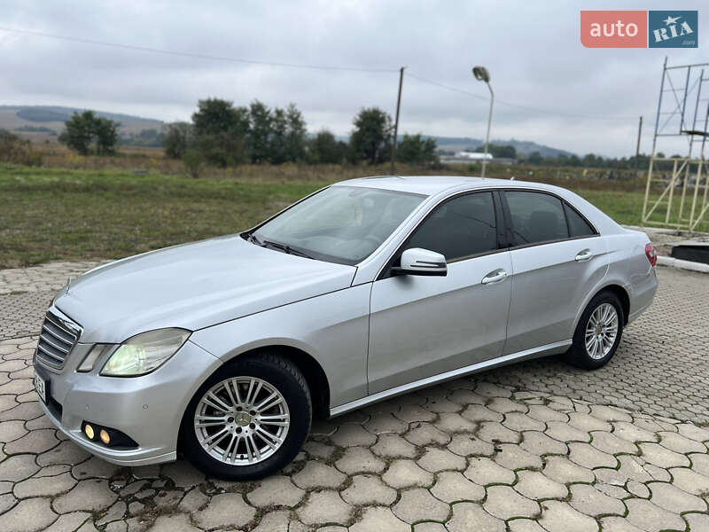 Седан Mercedes-Benz E-Class 2009 в Черновцах