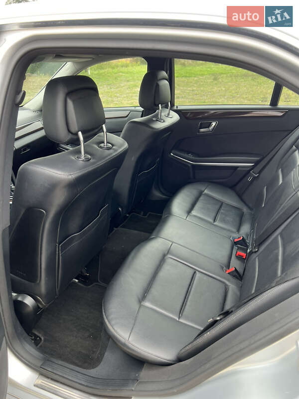 Седан Mercedes-Benz E-Class 2009 в Черновцах