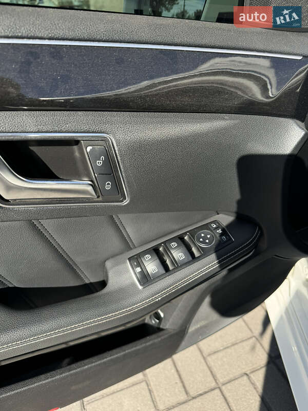Универсал Mercedes-Benz E-Class 2012 в Запорожье