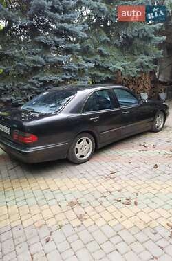 Седан Mercedes-Benz E-Class 1999 в Виннице