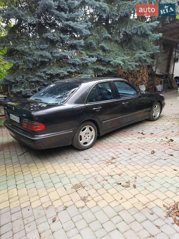 Mercedes-Benz E-Class 1999
