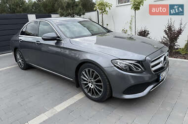 Седан Mercedes-Benz E-Class 2018 в Львове