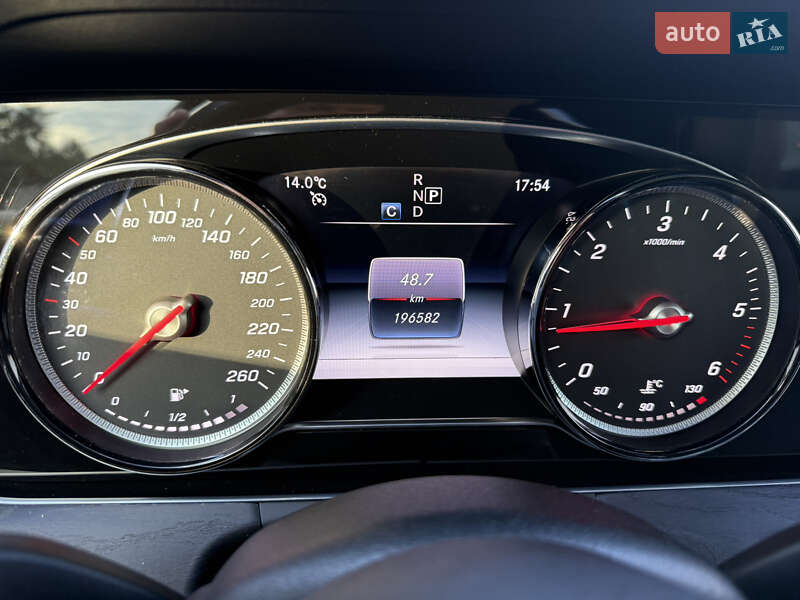 Седан Mercedes-Benz E-Class 2018 в Львові