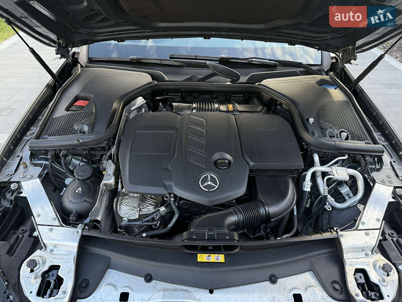 Седан Mercedes-Benz E-Class 2018 в Львові